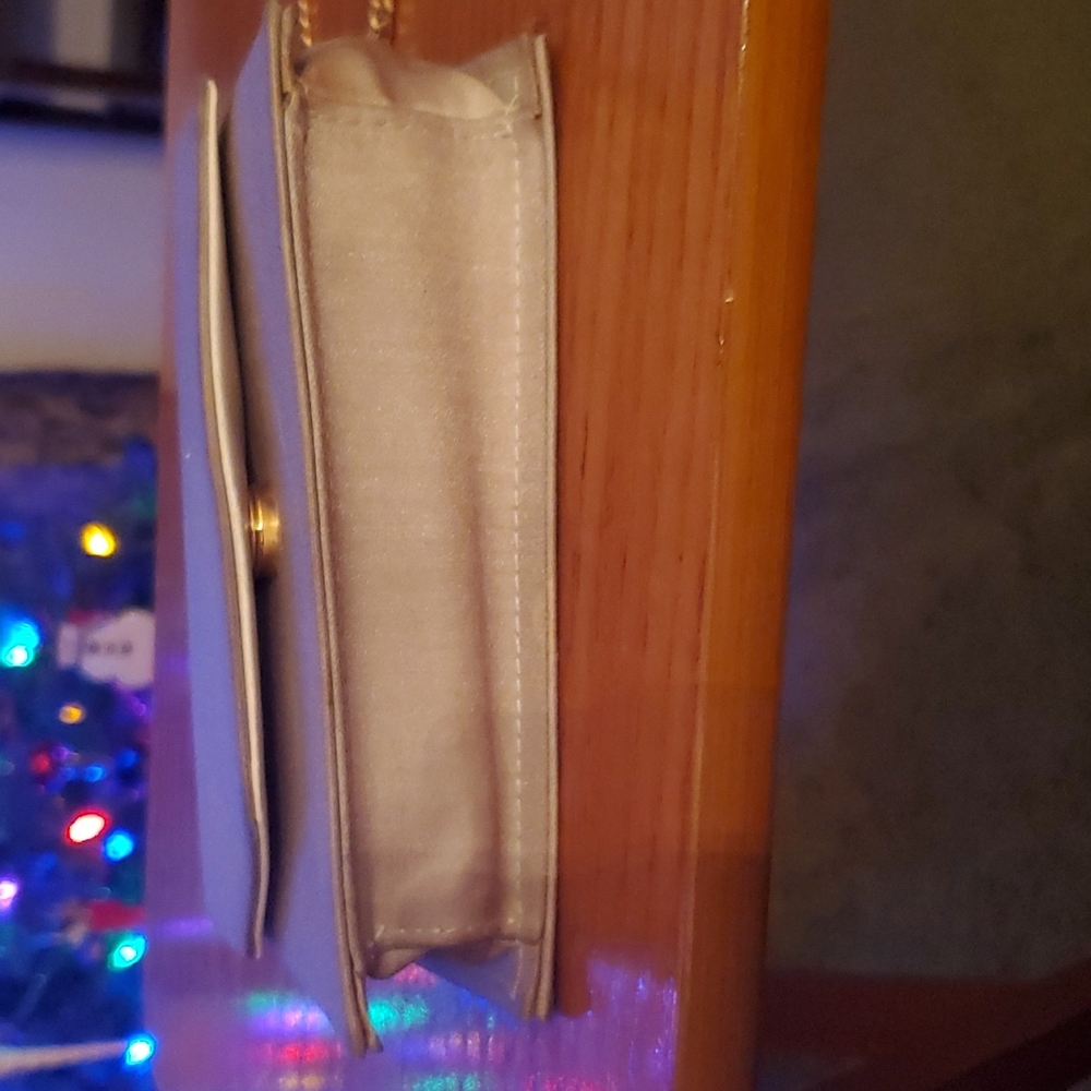 Purse - Picture 3 of 6
